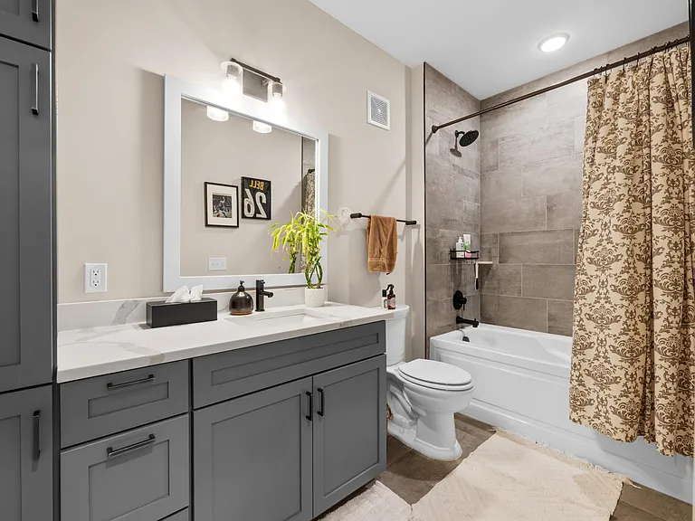 751 N 6th St #208 — Photo 29
