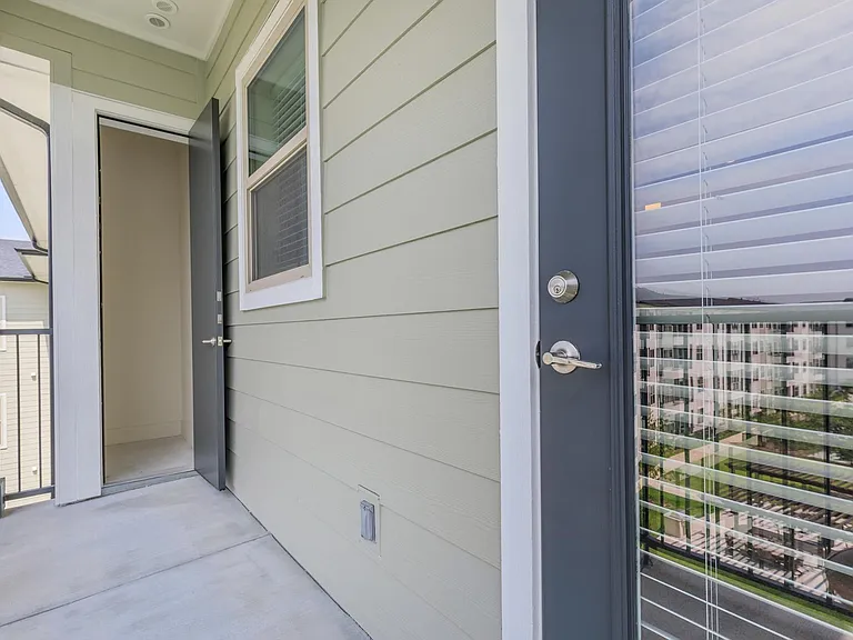 7600 Mason Rd — Photo 50