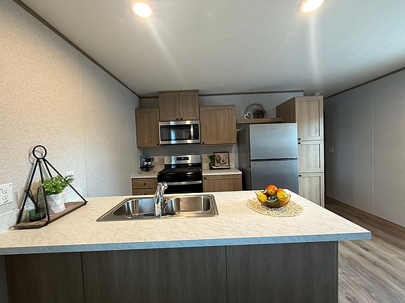 3rd image of 75 Candlegate Cir