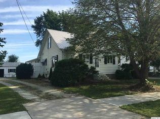 445 E Main St, Mount Sterling, IL 62353
