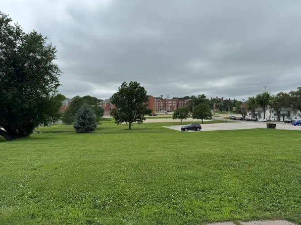 610-616 N Walnut St, Maryville, MO 64468