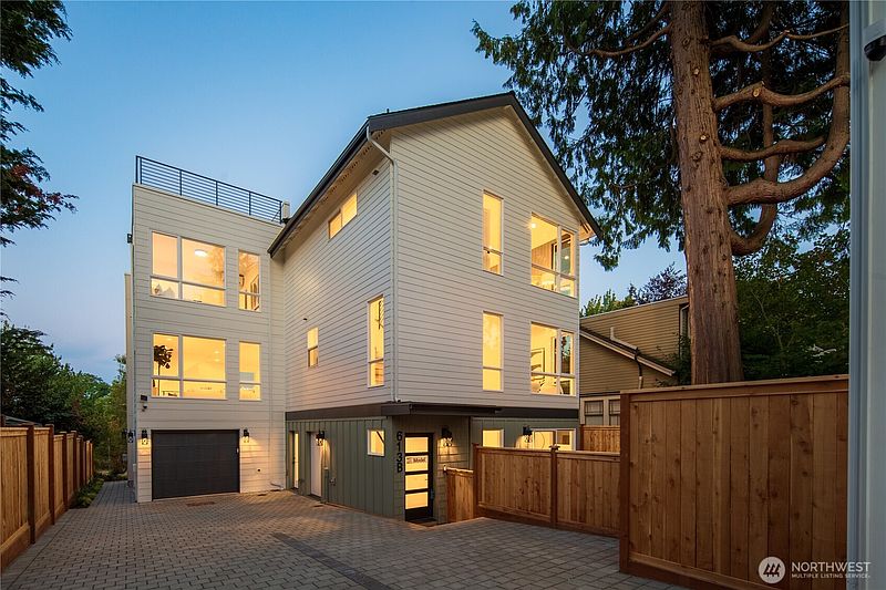2nd image of 613 B 18th Avenue E