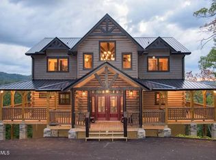 2252 Coopers Hawk Way, Sevierville, TN 37862