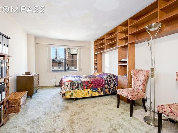 3rd image of 3 W 14th St #1619