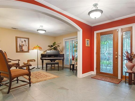 5th image of 6327 Cartier Dr