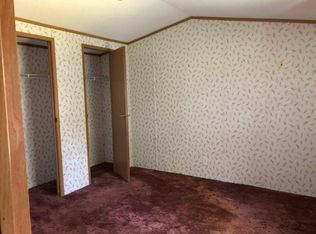 527 Marigold Ln, Slippery Rock, PA 16057