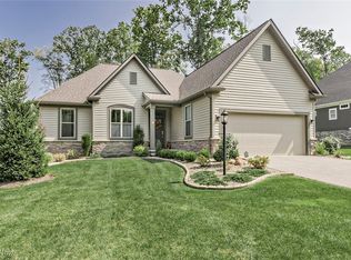 8086 Canyon Rdg, Chagrin Falls, OH 44023