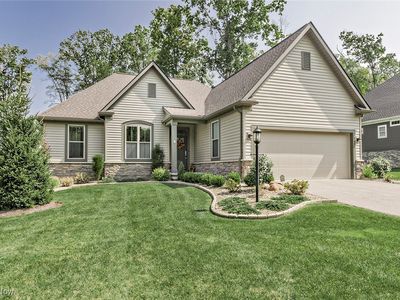 8086 Canyon Rdg, Chagrin Falls, OH, 44023