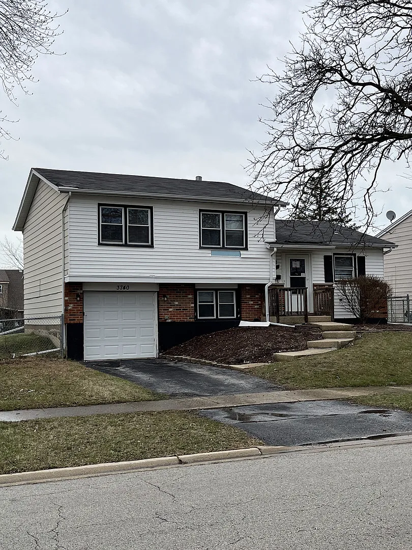 3740 Highland Pl photo 1