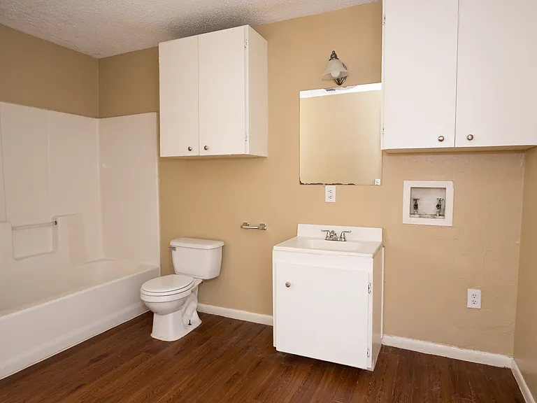 118 Milann St #B — Photo 6