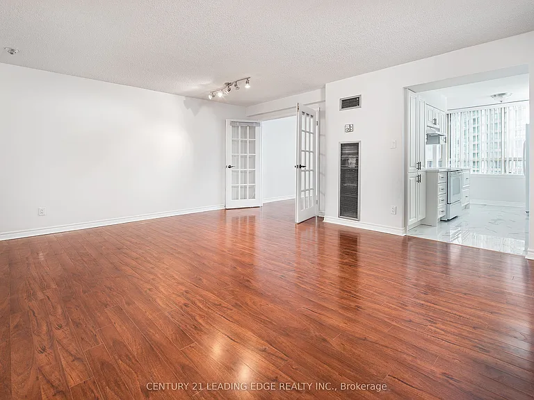 633 Bay St #2204 — Photo 6