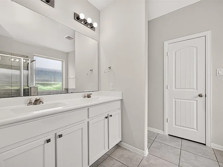 20223 Highfield Park Dr — Photo 32