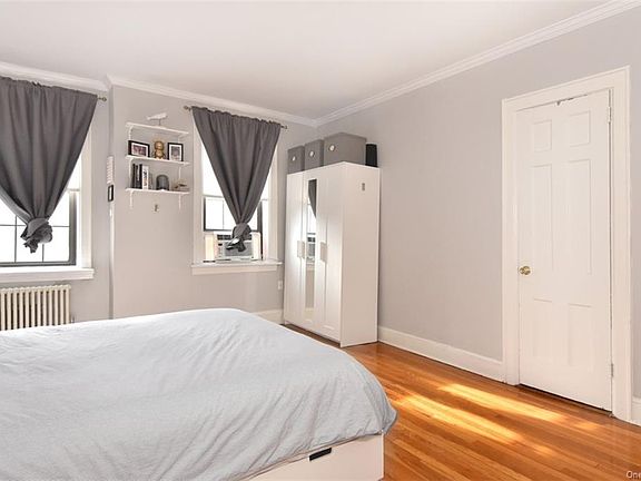 5th image of 61 W Grand St APT 3G