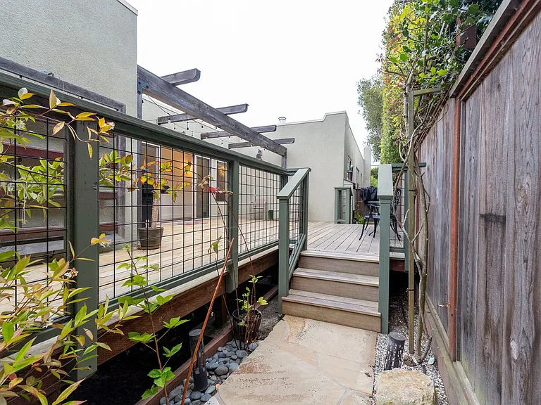 610 Forest Ave — Photo 54