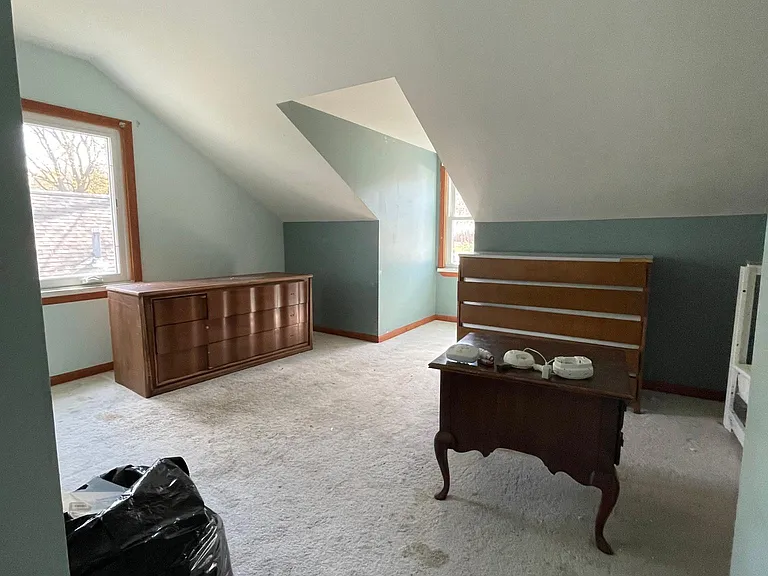 817 Main St S — Photo 5