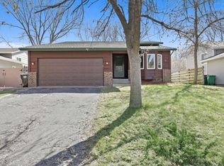 10511 Palm St NW, Coon Rapids, MN 55433