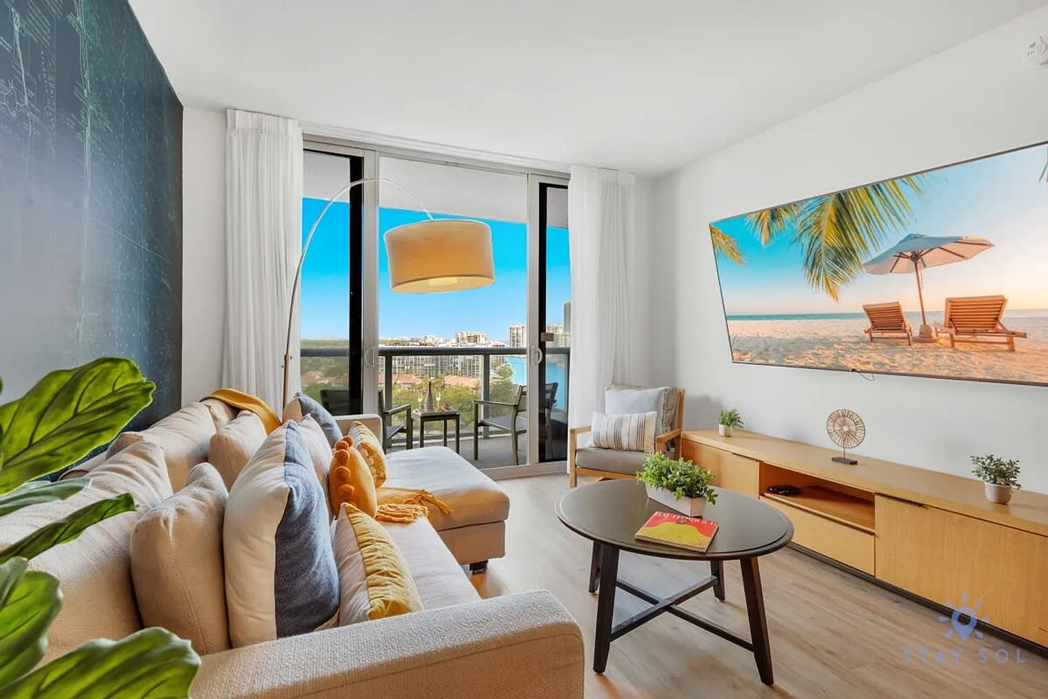 1 bed, 1.0 bath, 699 sqft, $4,702 — Photo 1
