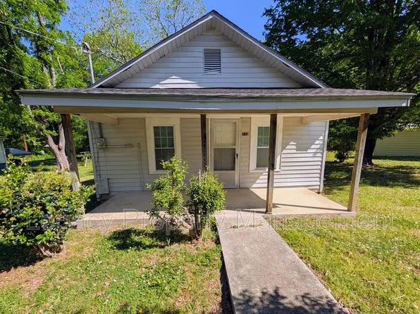 712 S Kirkman St, Liberty, NC 27298