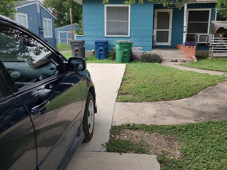 2453 Cincinnati Ave — Photo 2