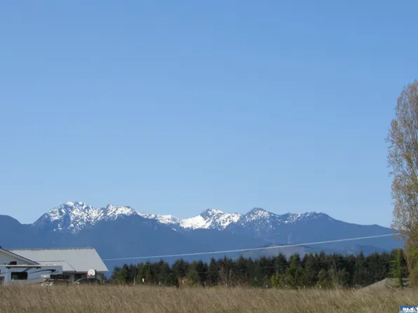 716 Heuhslein Rd, Pt Angeles, WA 98362