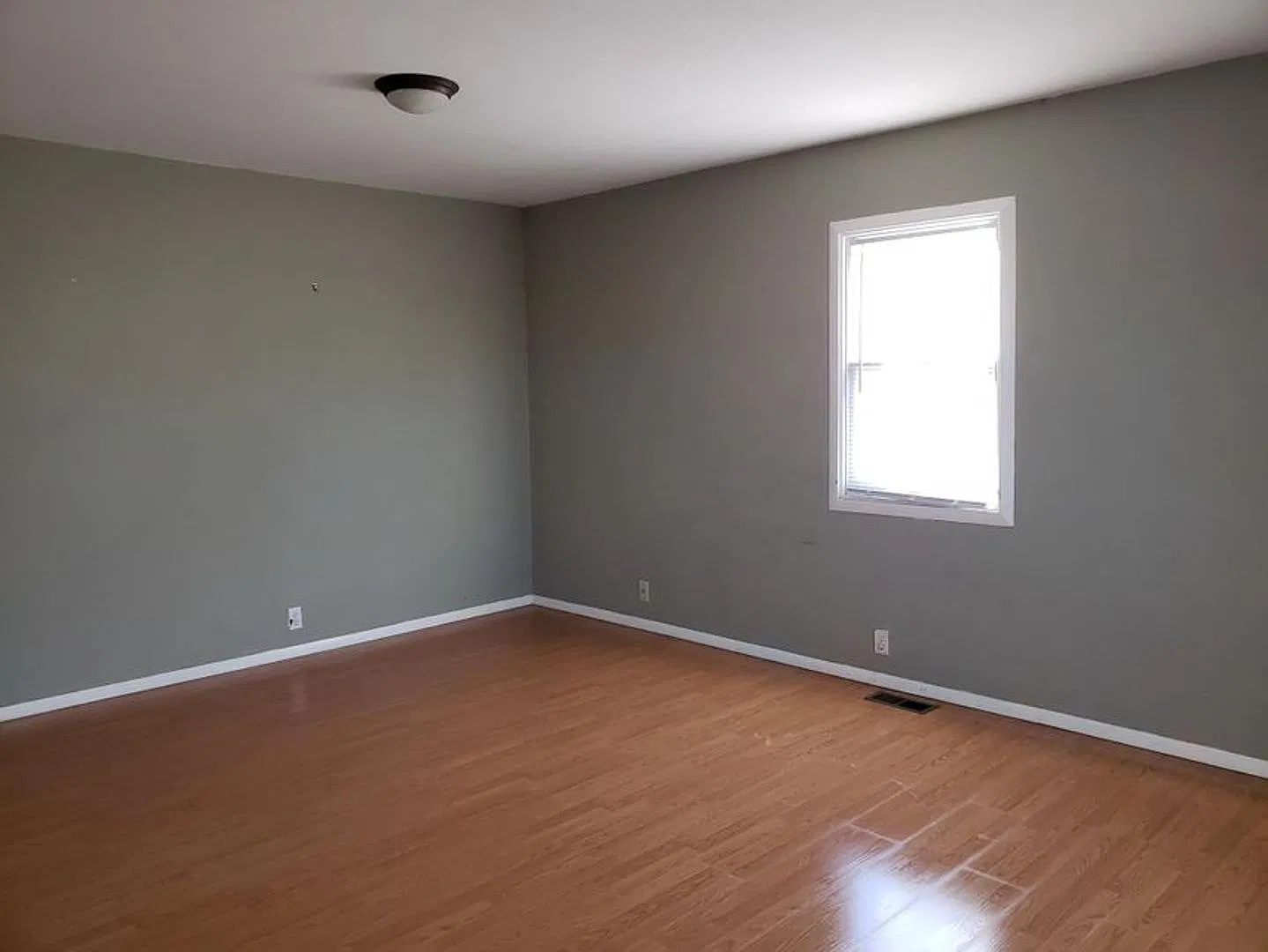 1 Bedroom Home — Photo 3