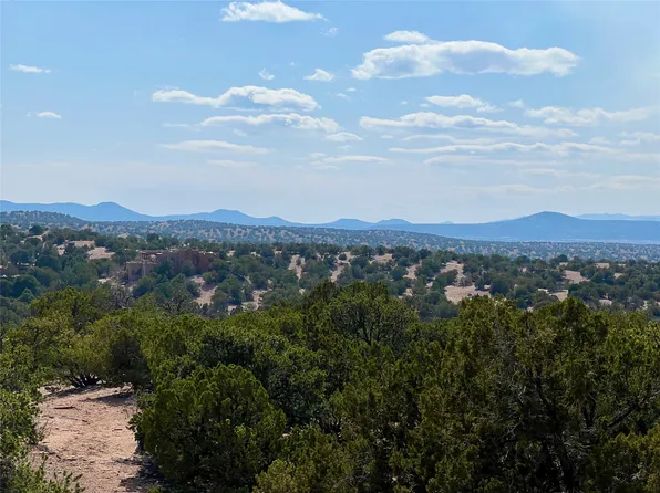 171 Vuelta Maria, Santa Fe, NM 87506