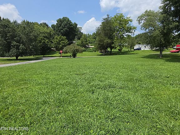 2nd image of 117 Jefferson Cir