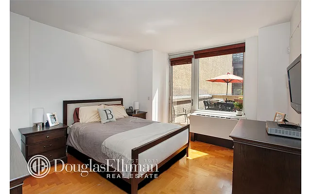 Sold by Douglas Elliman | media 17