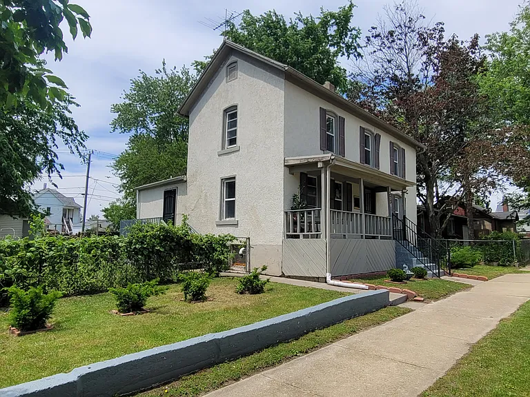 373 N Adams St — Photo 2