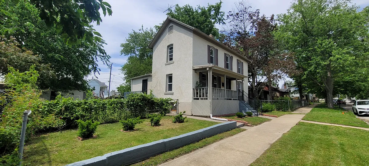 Building Photo - 373 N Adams St