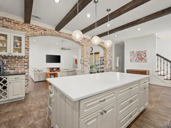 6447 Coushatta Dr, Gonzales, LA 70737