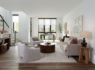 600 E Henry Clay St #B1, Milwaukee, WI 53217