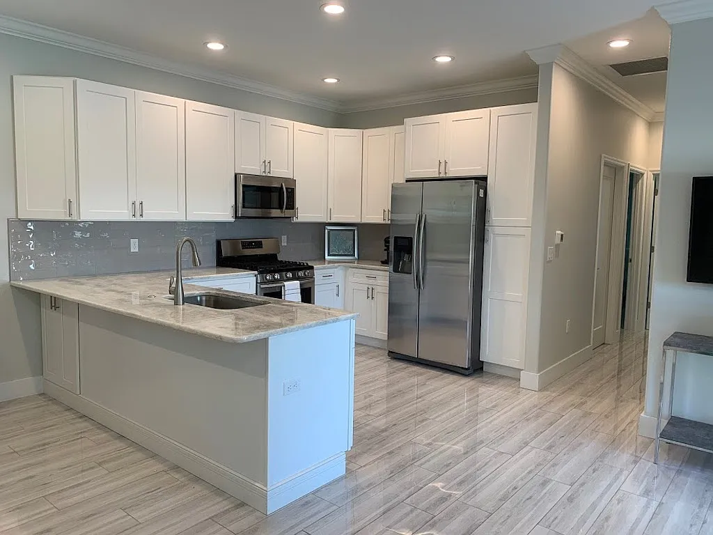 2 bed, 882 sqft, $2,150 — Photo 2