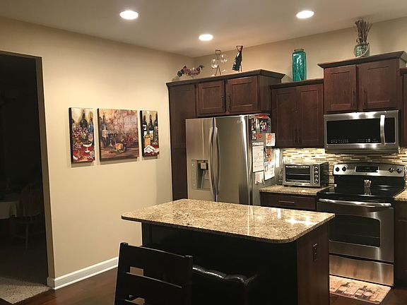 4th image of 1411 NE Williamsburg Dr