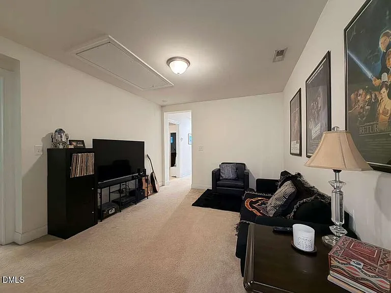 735 Lampwick Ln — Photo 16