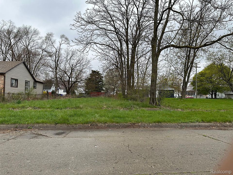 2nd image of 18699 Concord St