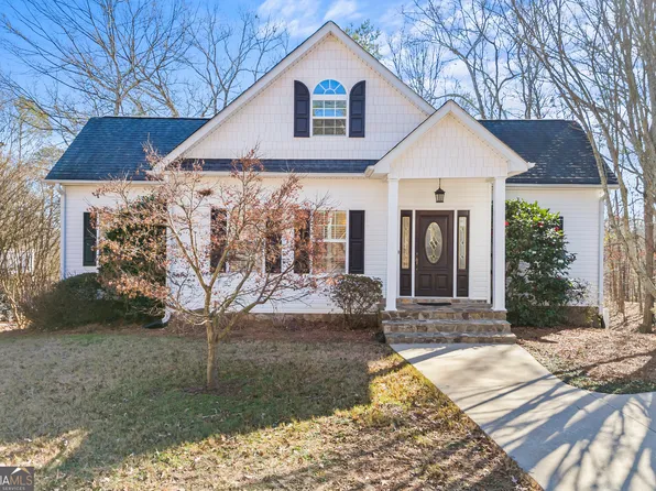 566 Freedom Heights Dr, Hartwell, GA 30643