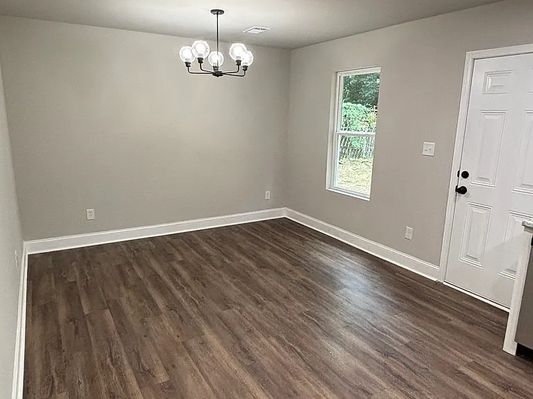 305 N 4th St #B — Photo 9