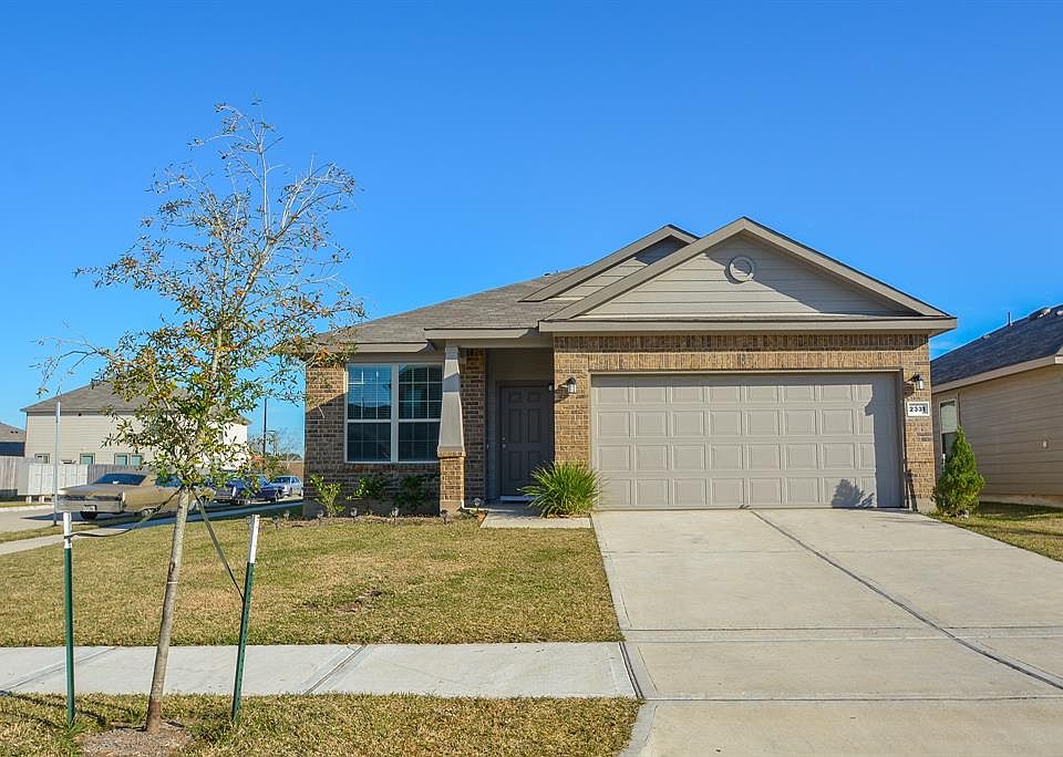 1st image of 2331 Lawn Crest Dr