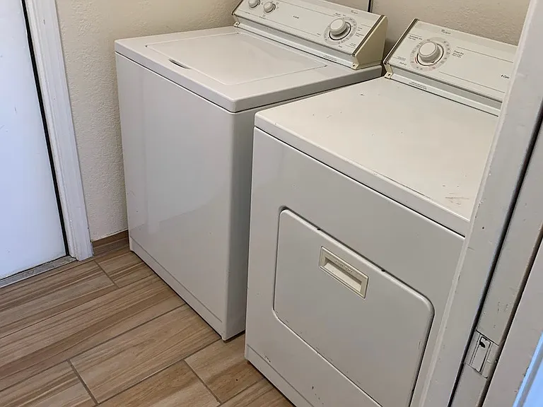 1810 E La Donna Dr — Photo 3