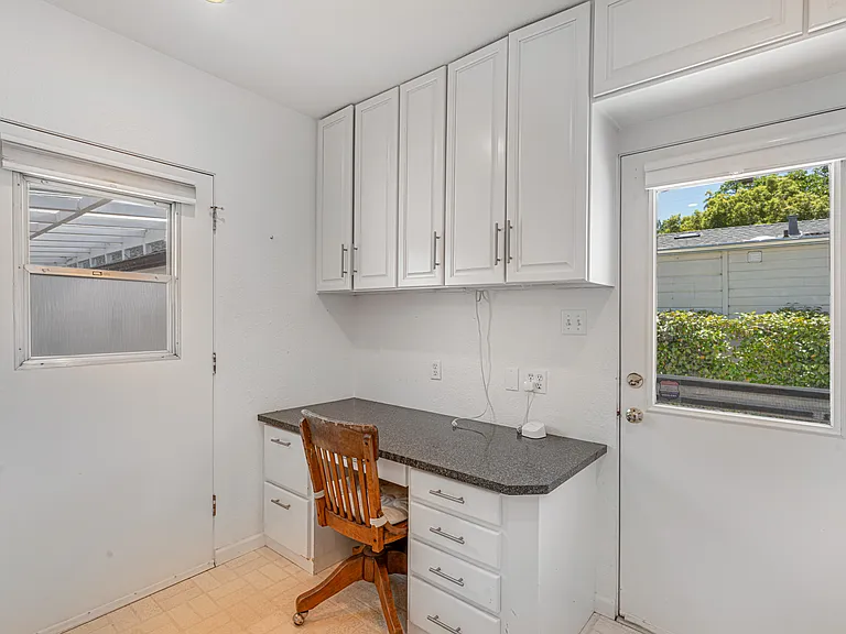 1208 McDonald Ave — Photo 12