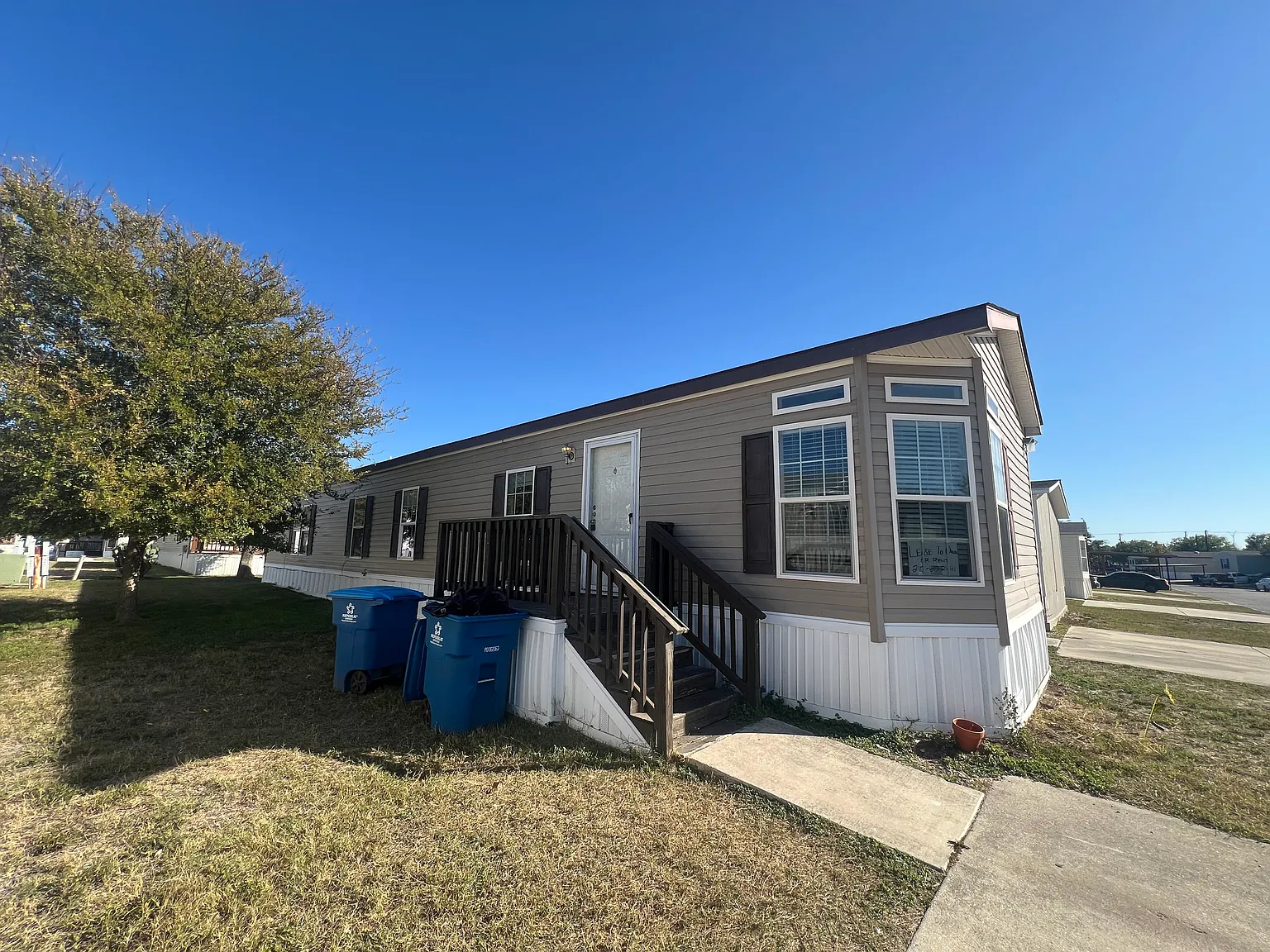 3 bed, 1080 sqft, $1,450 — Photo 1
