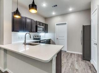 720 S Hampton Rd #3011, Crowley, TX 76036