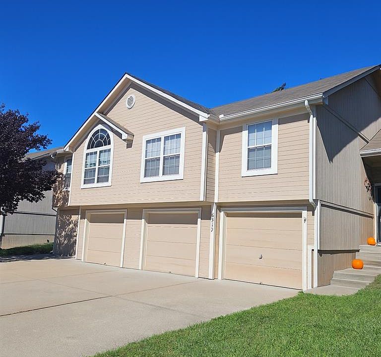 1st image of 209 SW Pryor Rd