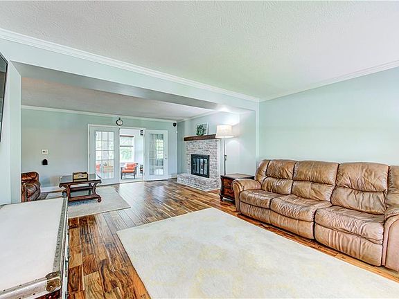 4th image of 8809 E 147th Pl