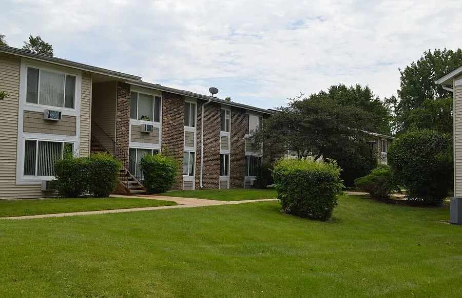1400 Light Road Unit 207 Oswego, IL 60543 — Photo 2