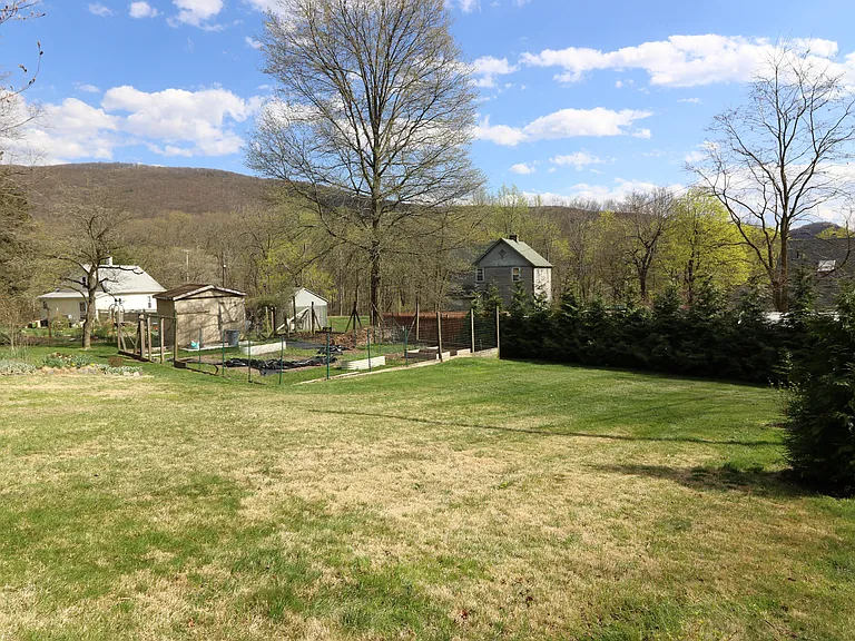 359 Cherry St — Photo 29