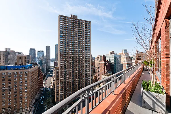 Sold by Sherwood Residential | media 17