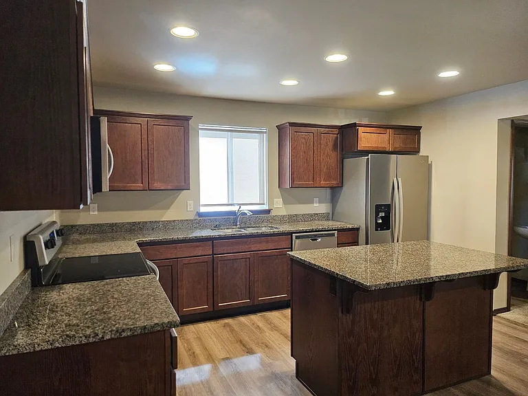 482 S Kansas Loop — Photo 5