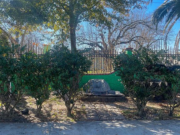 5th image of 255 McFarland Rd